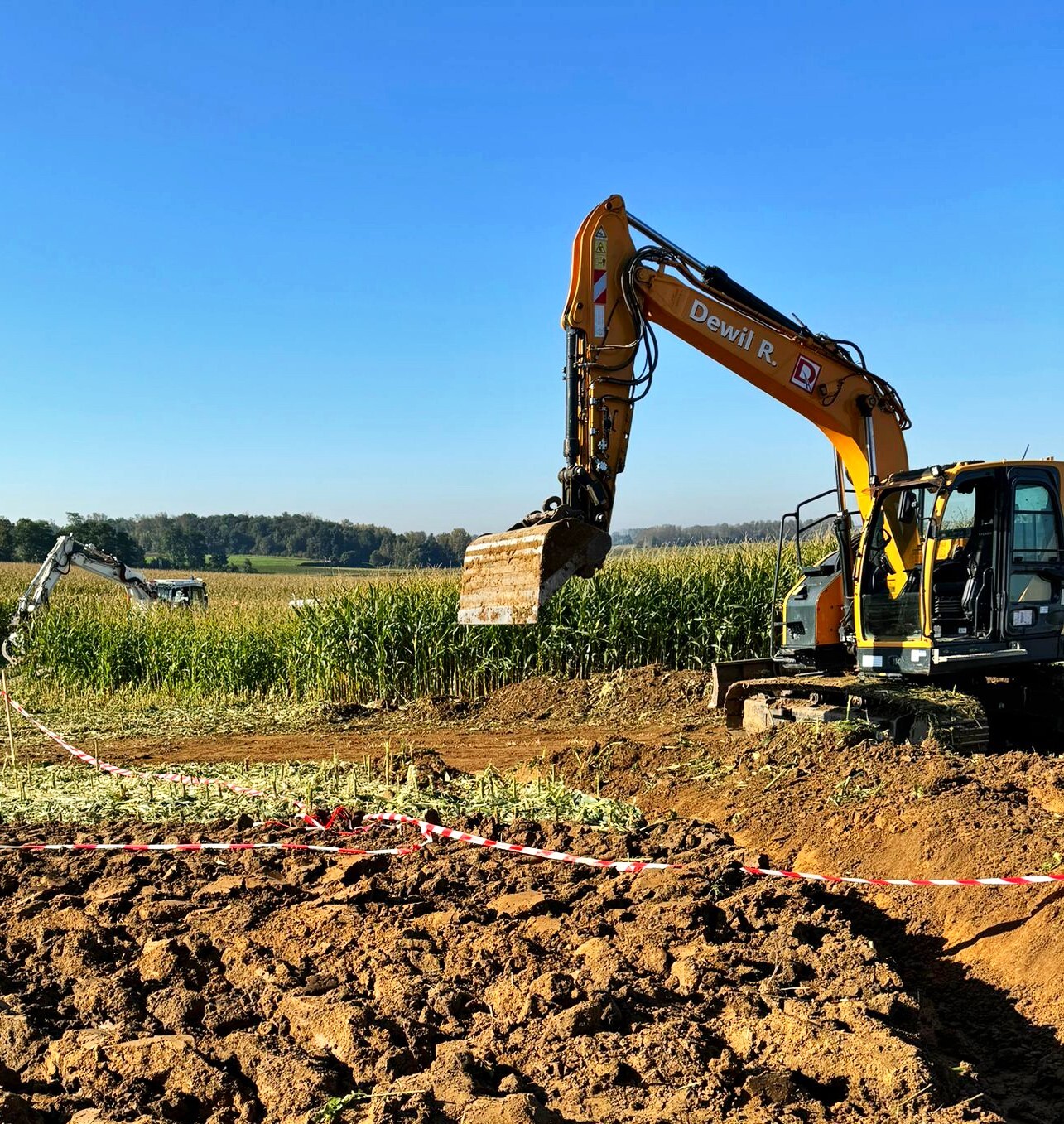 Werken voorbereiding ontmanteling vliegtuigbom